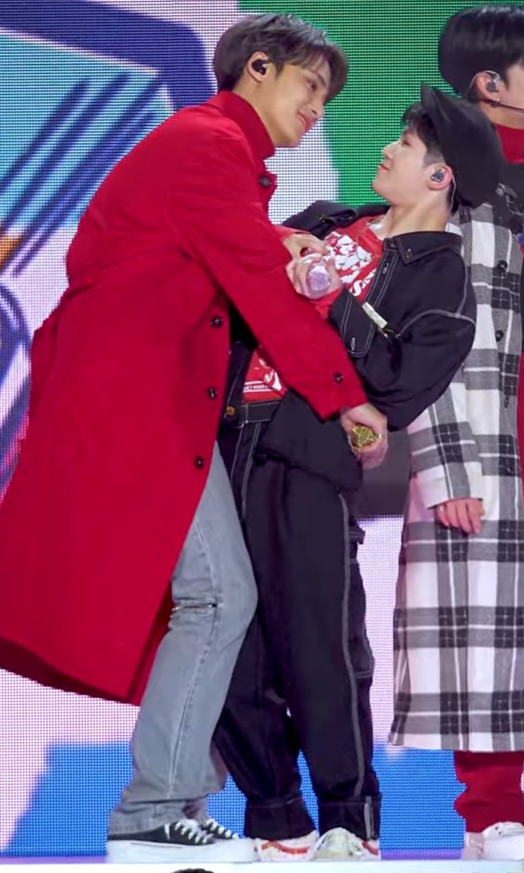  [세븐틴끼리 카톡하기/규훈] 반인반수, 도도한 고양이 우지