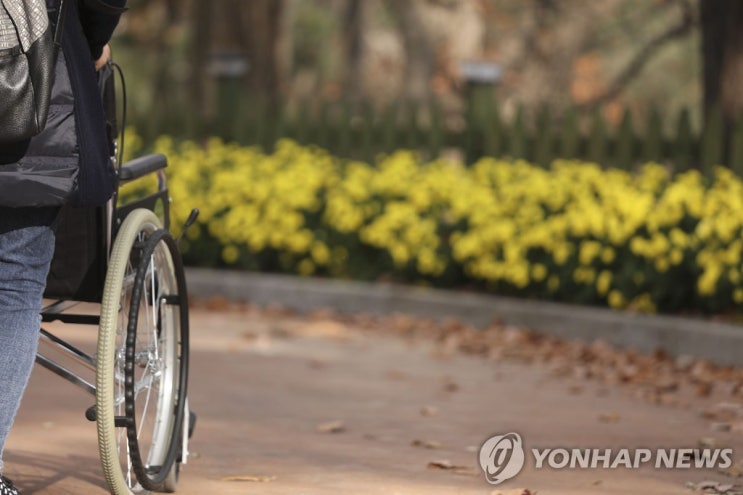 4년싸움 이겨도 끝없는 기다림…노인성질환자 장애급여지급 촉구 4년싸움 이겨도 끝없는 기다림…노인성질환자 장애급여지급 촉구