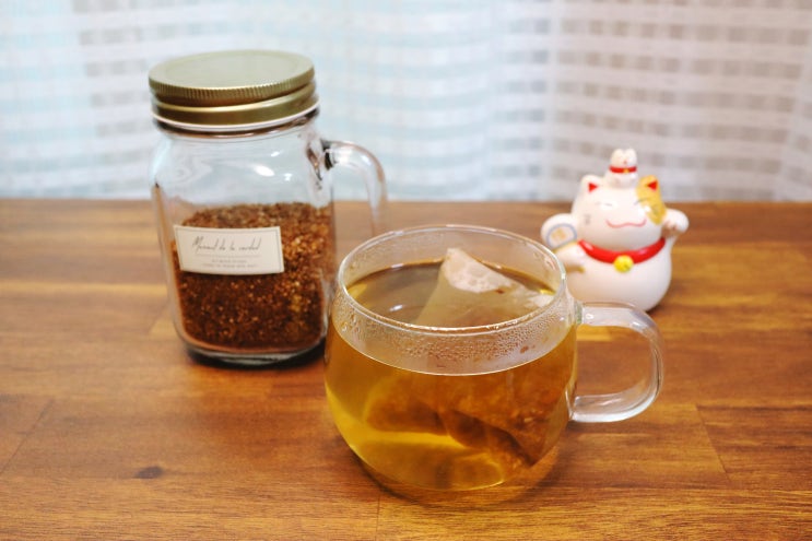  물 대신 마시는 차? 카페인 없는 메밀차 효능과 부작용