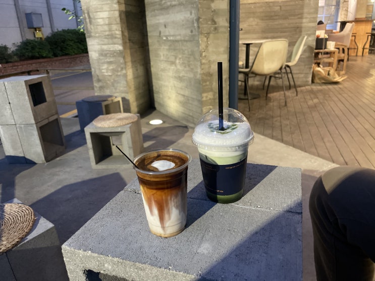  학동역 분위기 좋은 힙카페 <씨벨커피 C Bell Coffee>