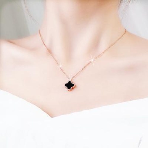 최근 많이 팔린 네잎 클로버 목걸이 내잎클로버 네잎클로버 네트레드 18K 로즈 골드 클로버 목걸이 여 티타늄 스틸 펜던트 심플함 좋아요 최근 많이 팔린 네잎 클로버 목걸이 내잎클로버 네잎클로버 네트레드 18K 로즈 골드 클로버 목걸이 여 티타늄 스틸 펜던트 심플함 좋아요
