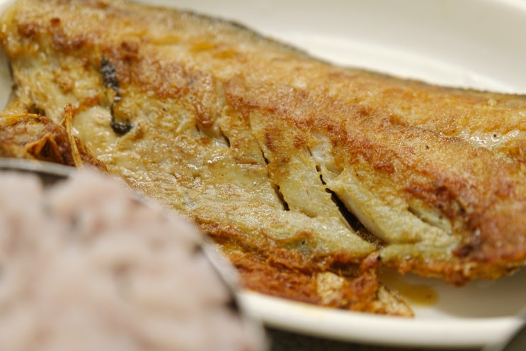  부산 로컬 숨은 맛집 소개.txt (자갈치시장 고등어 정식)