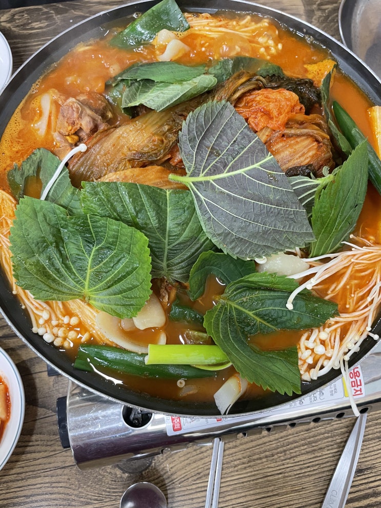  매탄동 감자탕 민속왕순대 묵은지감자탕은 못참지