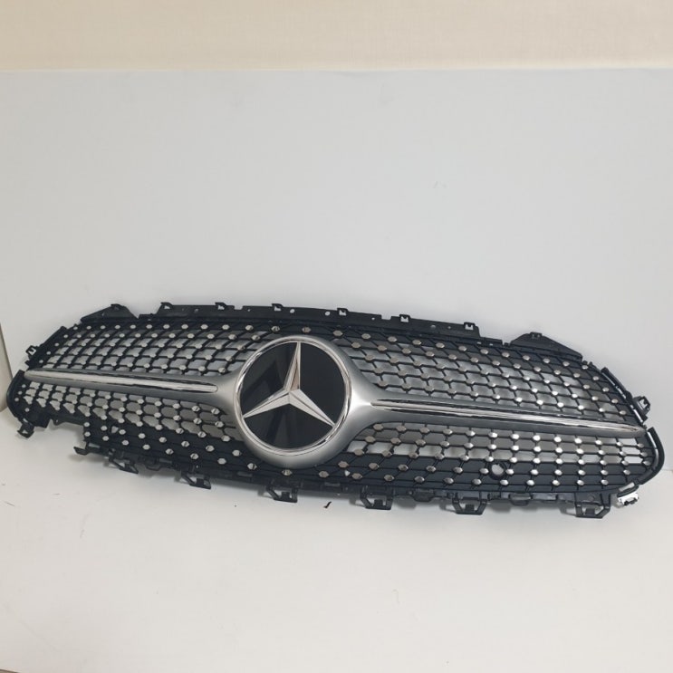  수입차중고부품 벤츠 cls 257 중고 그릴 세루커버 라디에이터그릴 (장안동 중고부품 중고그릴 네바퀴)