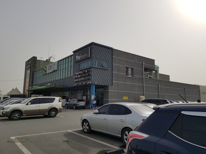 신선한 지역 농산물을 저렴하게 판매하는 춘천 신북 농협 로컬푸드 직매장