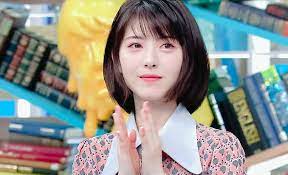  화제가 됐던 떠오르는 일본의 차세대 스시녀 여배우 하마베 미나미 2015년 2019년 야구장 시구 모습