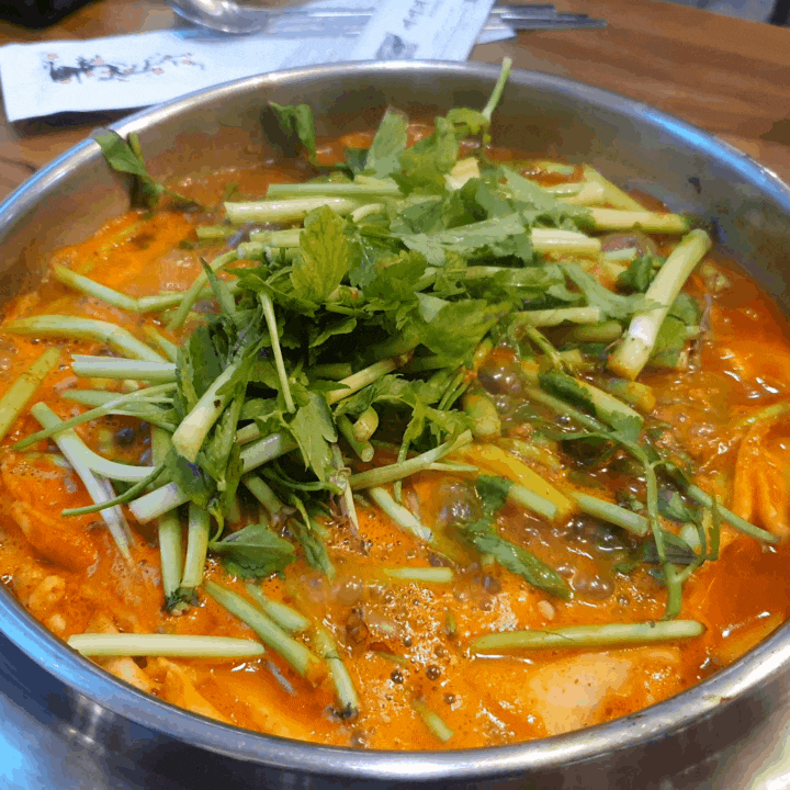  여름 대비 보양식 종암동 맛집 -  메기의 추억 (메기매운탕)