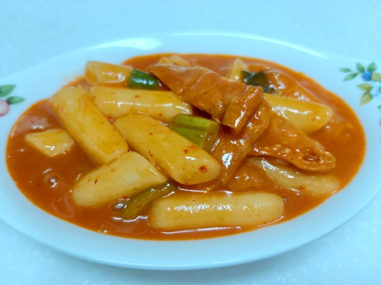  유부 떡볶이 매콤하게 만들기(feat.베트남 고추와 체다치즈)