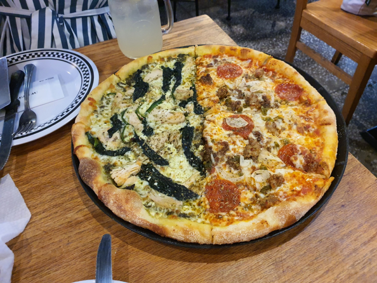  강남 피자 맛집, 브릭 오븐(Brick Oven)은 늘 실망시키지 않지.