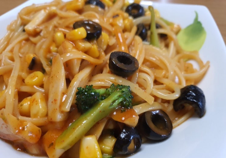  [요리하다]토마토파스타 소스/매콤까르보나라 파스타 소스이거 완전 로제 떡볶이 맛
