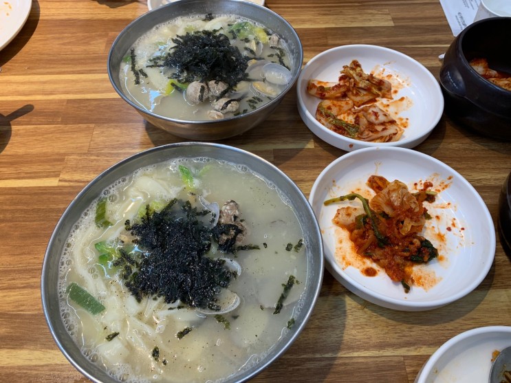 수원 칼국수 맛집) 뜨~끈한 바지락칼국수와 김치도 맛있는집 '대머리손칼국수'