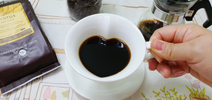 [비긴라이프] 스페셜티 로스팅 원두로 핸드드립 커피 한 잔의 여유