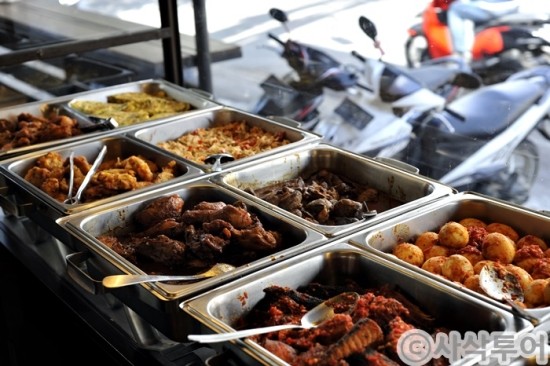  발리 맛집 - 와룽뽀족~!! (Wraung Pojok Segitiga Emas)