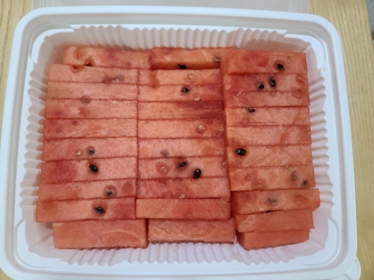  [쥬시 수박도시락] 내돈내산 후기 나는 만족 껍질 안버려도 되서 좋아요!