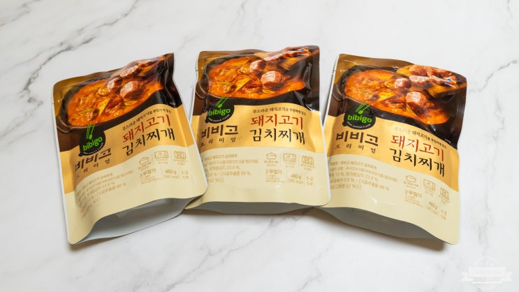  비비고 돼지고기 김치찌개! 맛은 좋은데 김치가 너무 흐물거린다.