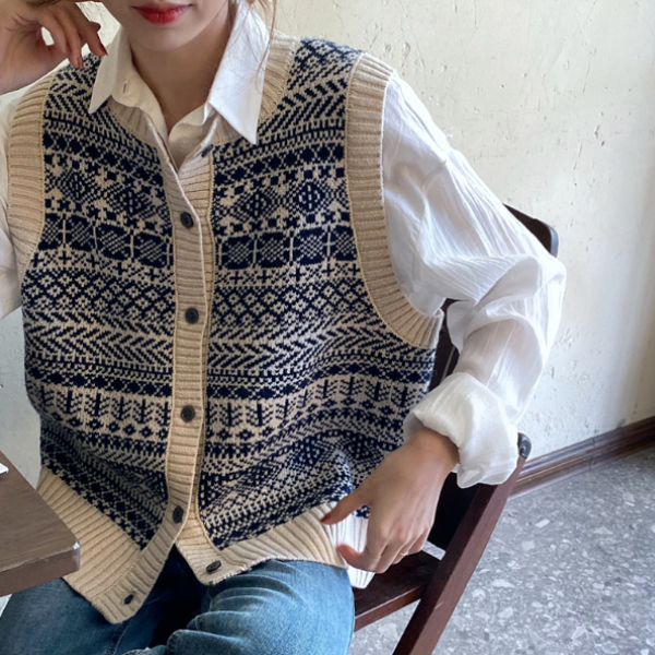 의외로 인기있는 단미들 dm064 에스닉 자수 레이어드 니트조끼 베스트 좋아요 의외로 인기있는 단미들 dm064 에스닉 자수 레이어드 니트조끼 베스트 좋아요