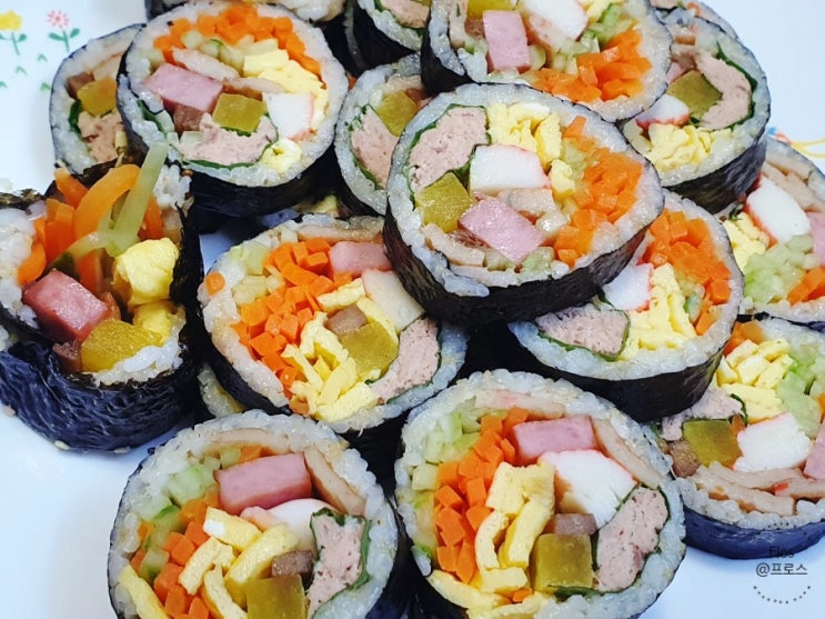  오늘 저녁은 참치김밥. 우리 집이 김밥맛집!!  나만의 김밥 맛있게 싸는법 >_<