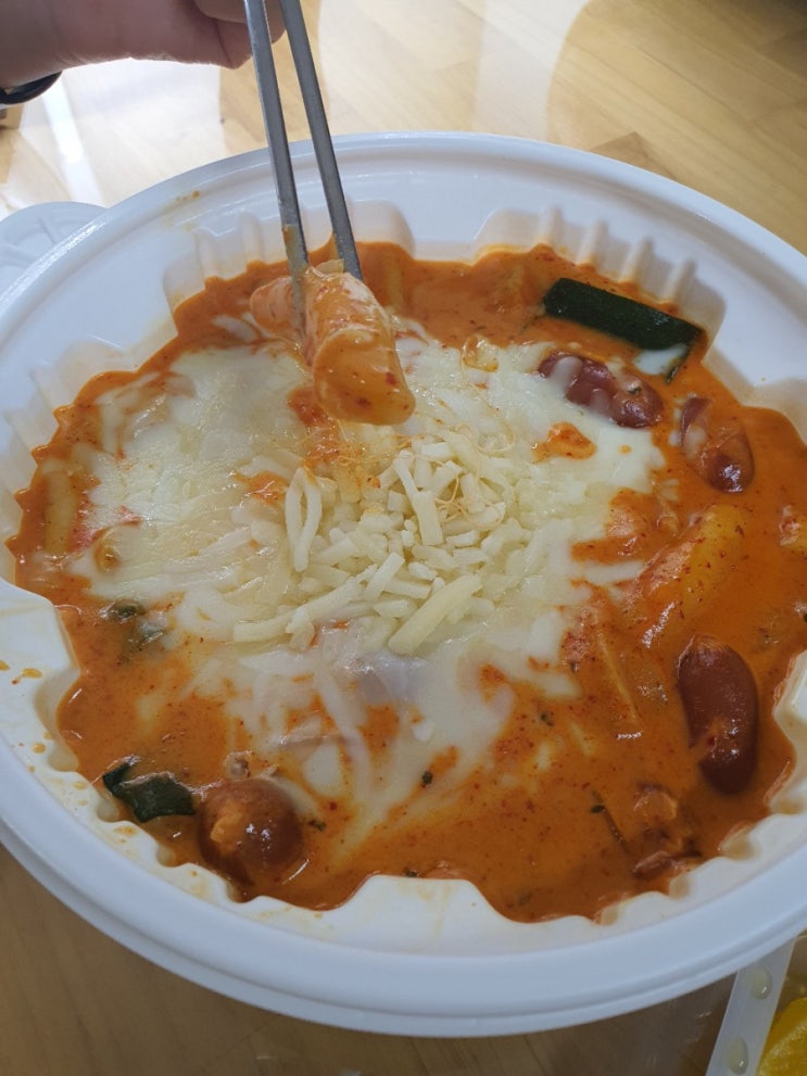  엽기 로제 떡볶이