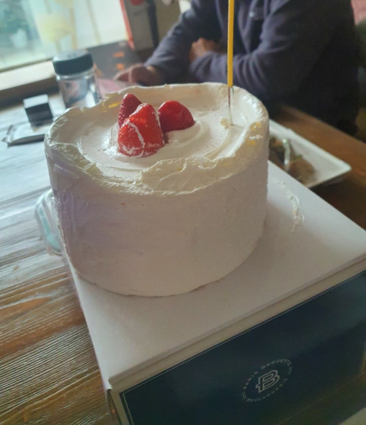  파리바게트 스트로베리서프라이즈 생일케이크로 성공!