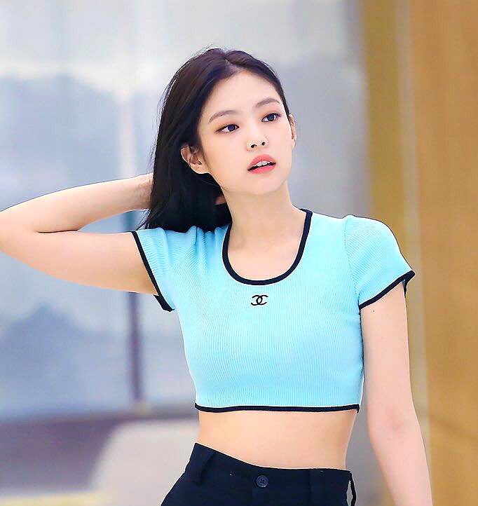  크롭탑(crop tops) 재미로보는 여름 트렌드 첫번째