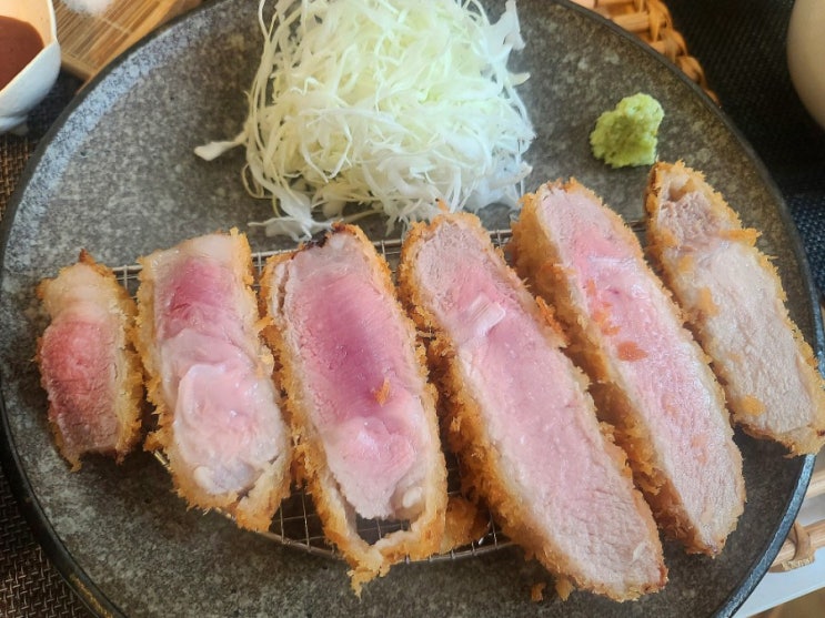 울산 삼산 돈까스/조금 특별하고 고급진 돈까스를 맛보고 싶으시다면 오사카멘치 추천드려요!