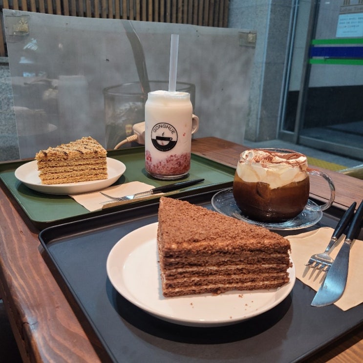  <서울 상수역 카페 / 카페 공휴> 서울에서 지리산 공기 마시며 찐 휴식하기!