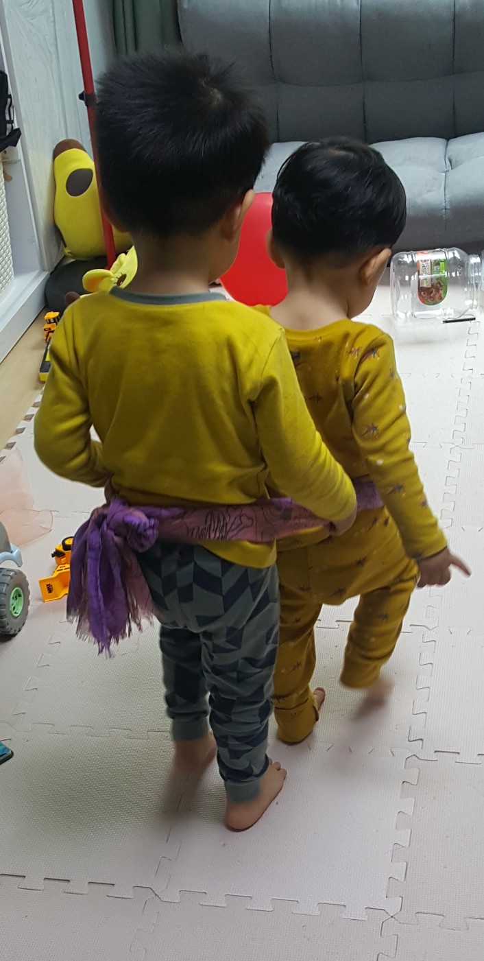  [4세+3세 연년생 가정보육 실내활동] 신나는 스카프 놀이
