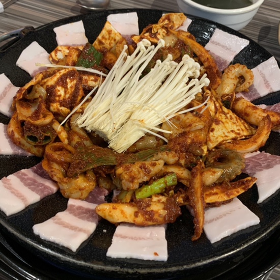 사당역 오감쭈꾸미 쭈꾸미생삼겹2인+볶음밥(치즈토핑)