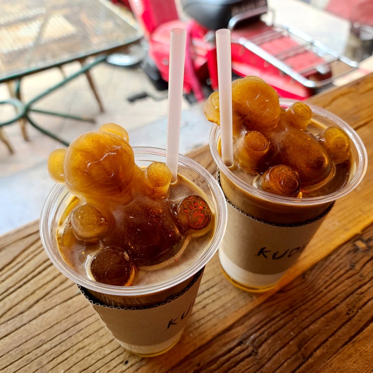  압구정로데오 카페 쿠테타 cafe kudeta [ 곰돌이아이스, 곰돌이커피, 반숙카스테라]
