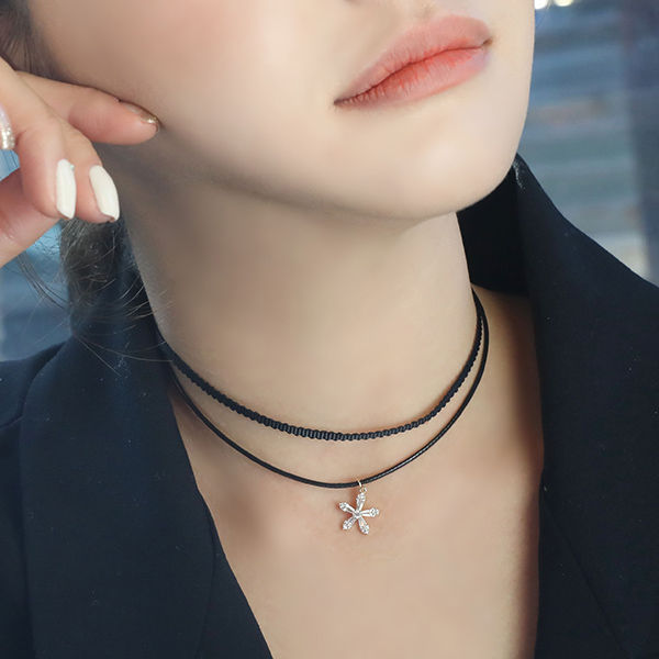 후기가 좋은 미스21 플라워 두줄 초커 목걸이 초크 초코 목줄 necklace (nk659) 좋아요 후기가 좋은 미스21 플라워 두줄 초커 목걸이 초크 초코 목줄 necklace (nk659) 좋아요