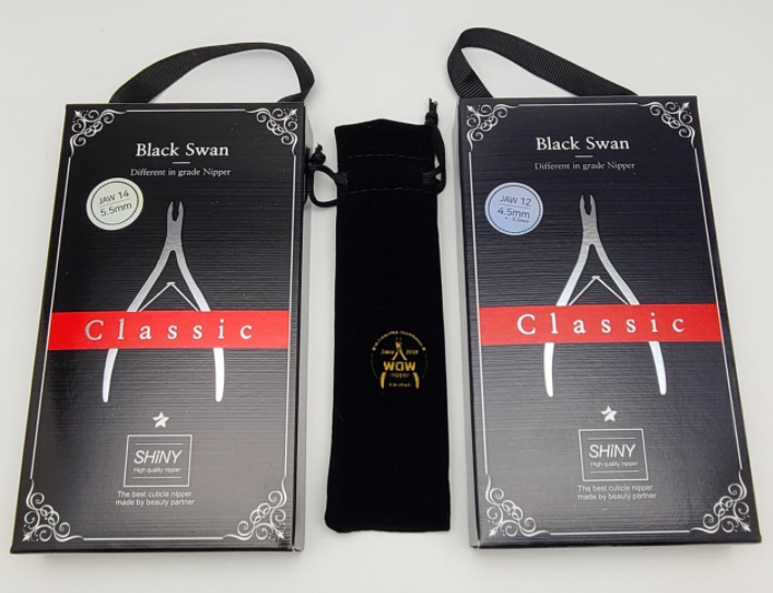 Shiny Black Swan Classic 買一送一指甲鉗販售：含姓名縮寫刻字，贈送Wow推棒！