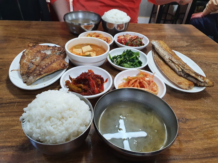 [부산 맛집] 가성비 끝판왕: 자갈치시장 오복식당 그리고 간식(이가네떡볶이, 영심이찐빵)