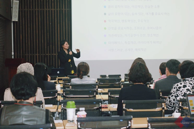  마젠타 칼라부터 터쿼이즈까지 모두 다른 매력, 마음디자인학교 강연에서 경험한 색채심리학 묘미