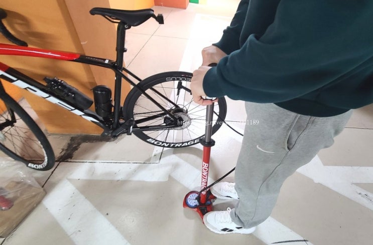  자전거 바람 넣는 법부터 펌프 추천