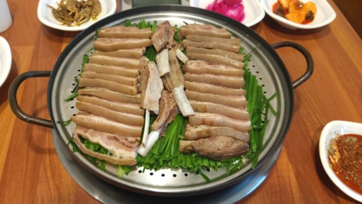  화성 동탄 염소맛집 염소본가 수육 맛에 반함