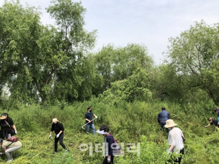 경찰수사에 불만 시민들 (한강공원 추모) 이어져