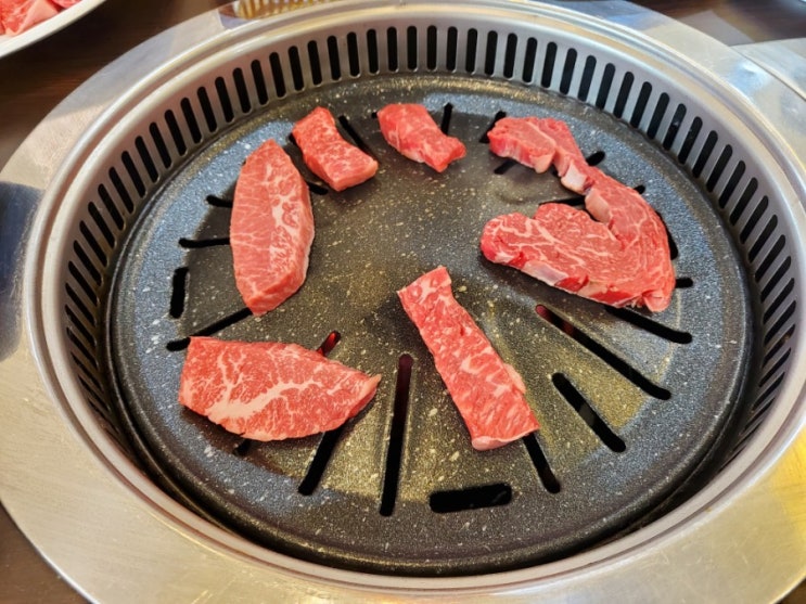  부여식당 - 구드래한우타운 / 구드래조각공원