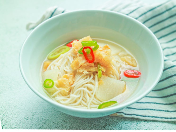  맑은국 종류 해장국물요리 황태국수, 칼칼한 음식 새우젓 북어 뭇국 뽀얗게 끓이는법