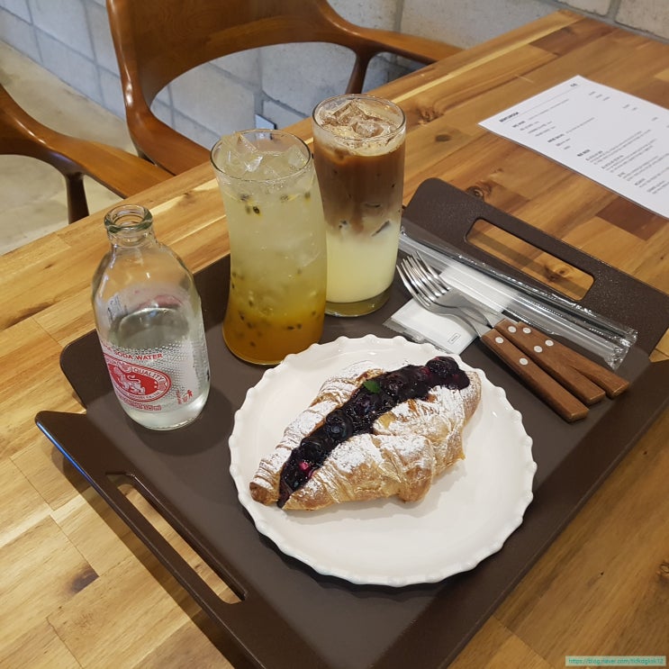  강화 대명항 근처 이쁜 카페추천, 벤투로사&석연갤러리