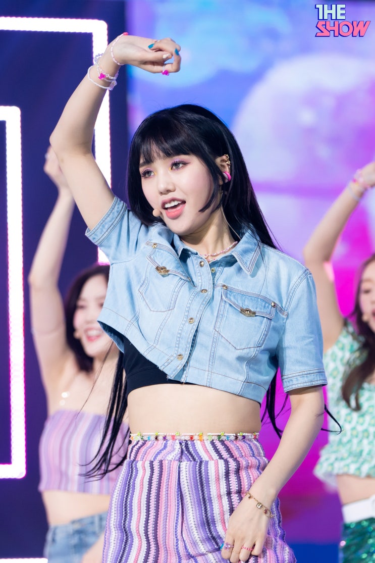 돌아온 봄의 여신 오마이걸 돌아온 봄의 여신 오마이걸