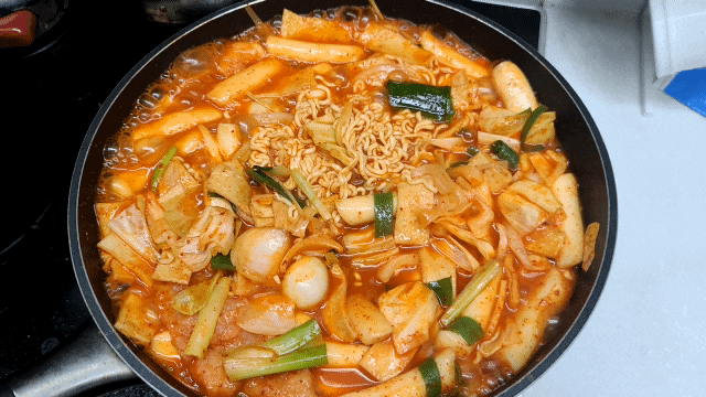  햇살래 반조리음식 전골 떡볶이 진짜 맛있어요!