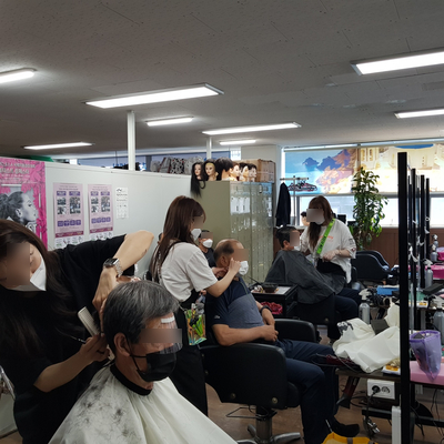  #천왕미용학원#천왕헤어직영샵#남성커트#실전사람머리커트        #블루클럽 교육센터#취업100%#홈페이지 선착순이벤트 마감임박