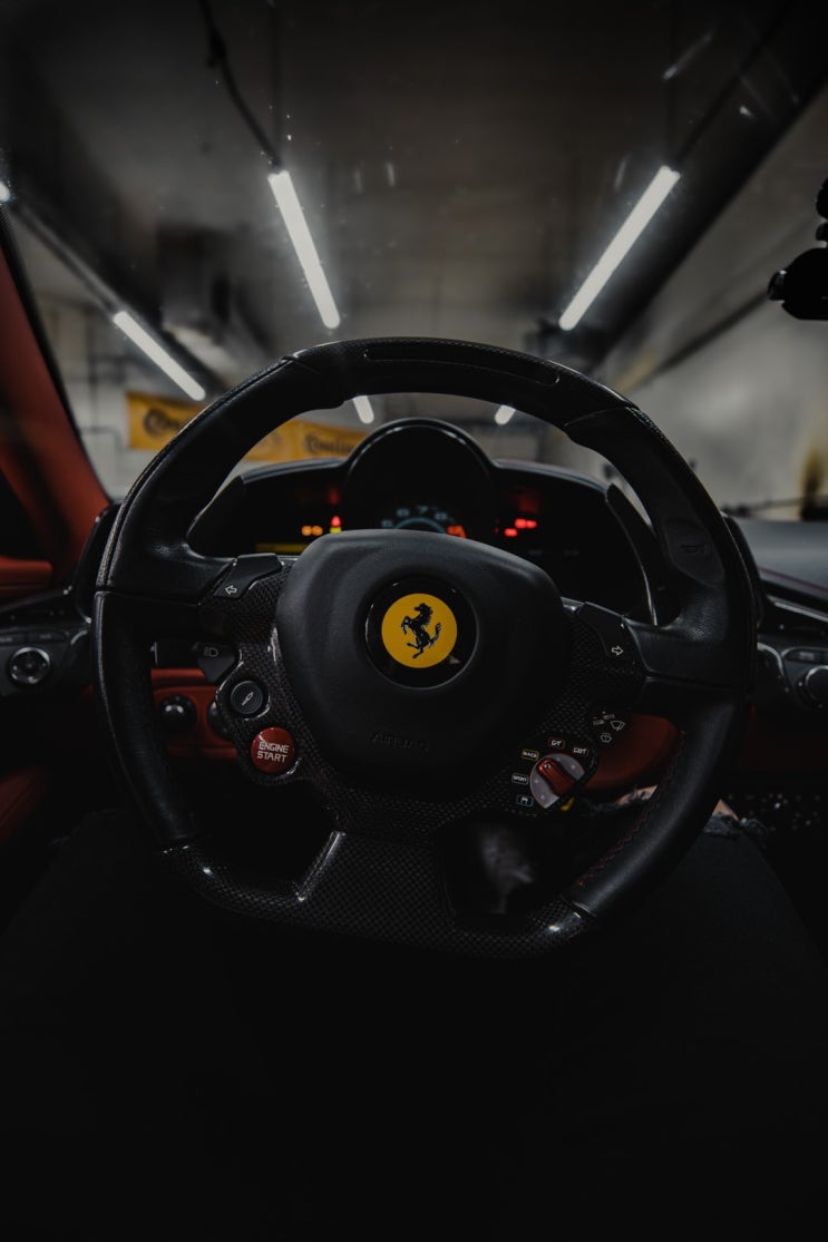  6,499cc, 350km/h 나도 달리고 싶다.