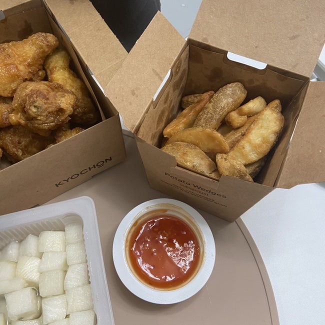 교촌치킨 운남1호점 사진 6