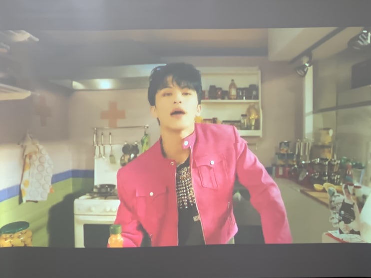  덕질할려고 티비용 빔프로젝터 선택하길 잘했다능