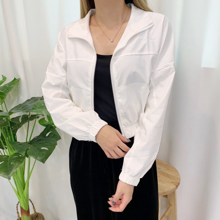 핵가성비 좋은 VANANA2 여성용 크롭 화이트 바람막이 점퍼 ··· 핵가성비 좋은 VANANA2 여성용 크롭 화이트 바람막이 점퍼 ···