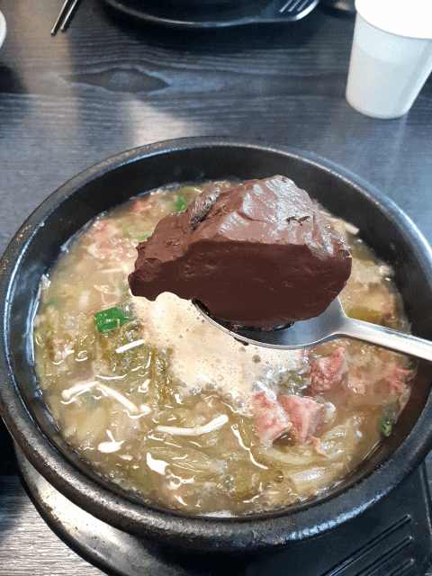  [분당 야탑 맛집] [유치회관] 수원에서 유명한 선지해장국집이 야탑역에 생겼다!! 기존 빨간 선지해장국과는 다른 맛!!