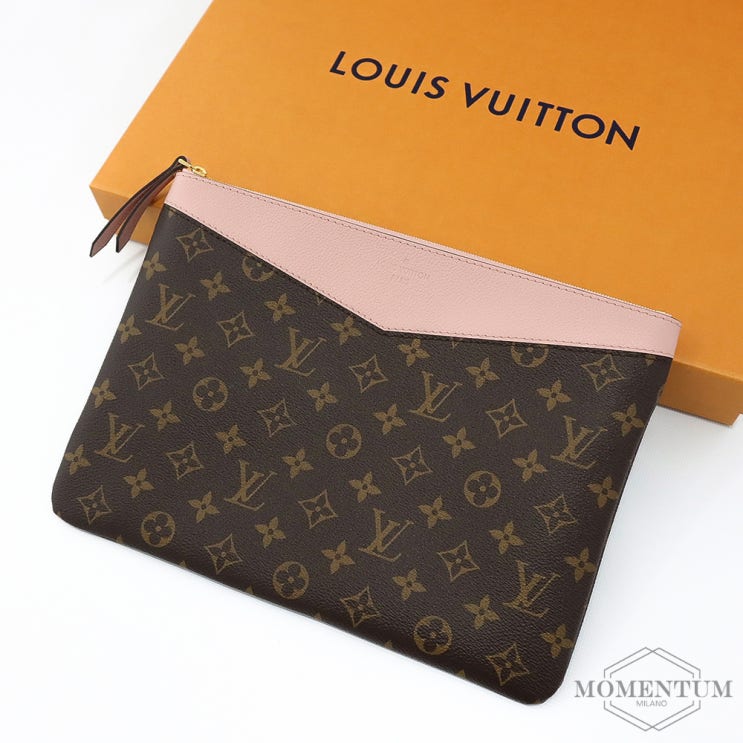 구미명품샵 [LOUIS VUITTON] 데일리 파우치 로즈 파우더 모노그램 M62942