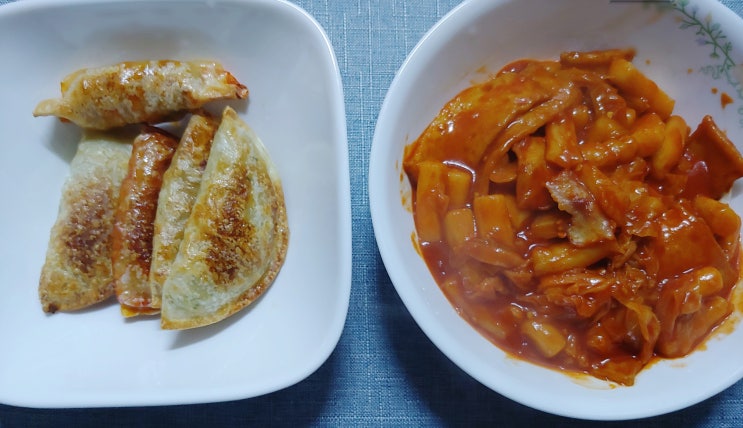  배달 끝난 야밤에도 가능! 집에서 냉동 떡볶이 해먹기