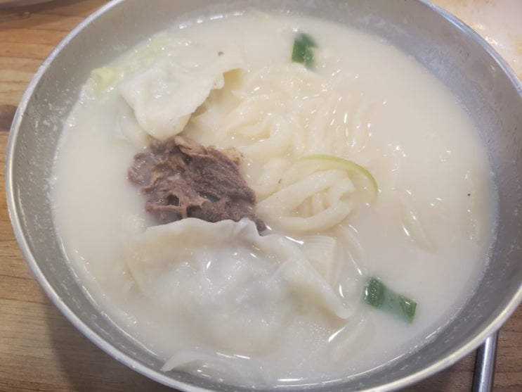  신사동 맛집 홍두깨수타 칼국수 ft 김영철의 동네한바퀴